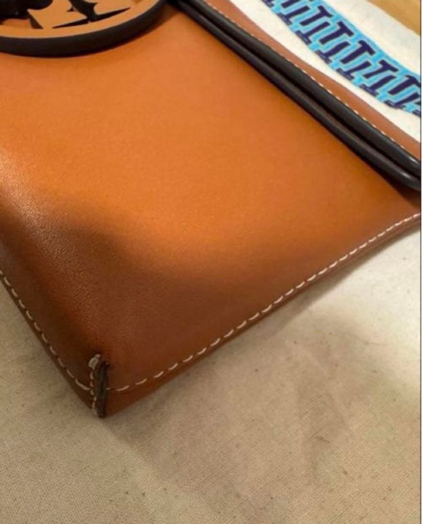 【新品未使用】Tory Burch レザー クラッチバッグ