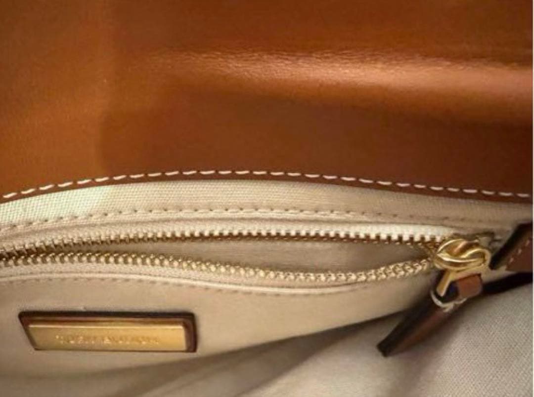 【新品未使用】Tory Burch レザー クラッチバッグ