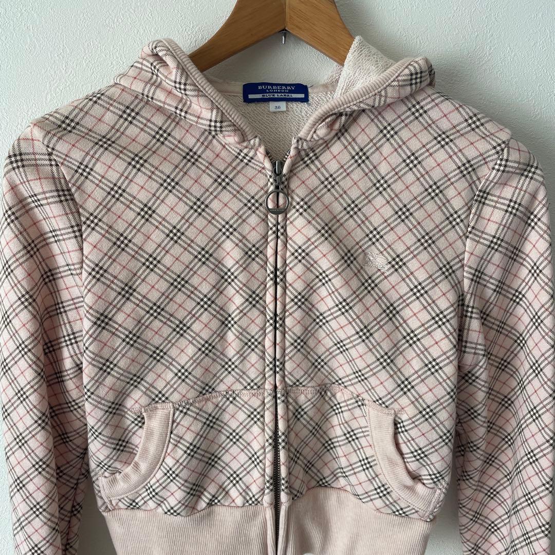 バーバリーブルーレーベルピンク チェック柄パーカー