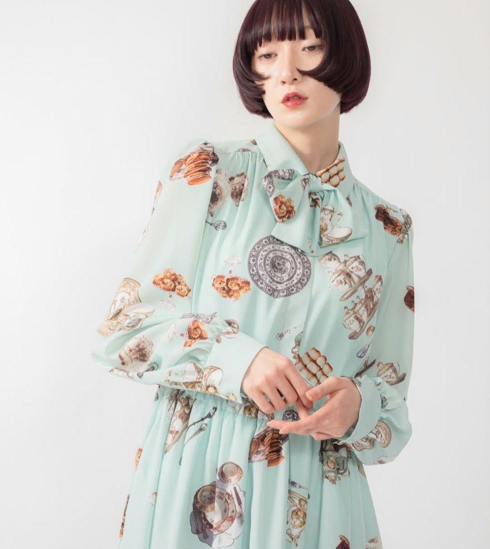 今期ロイスクレヨンアフタヌーンティーワンピース