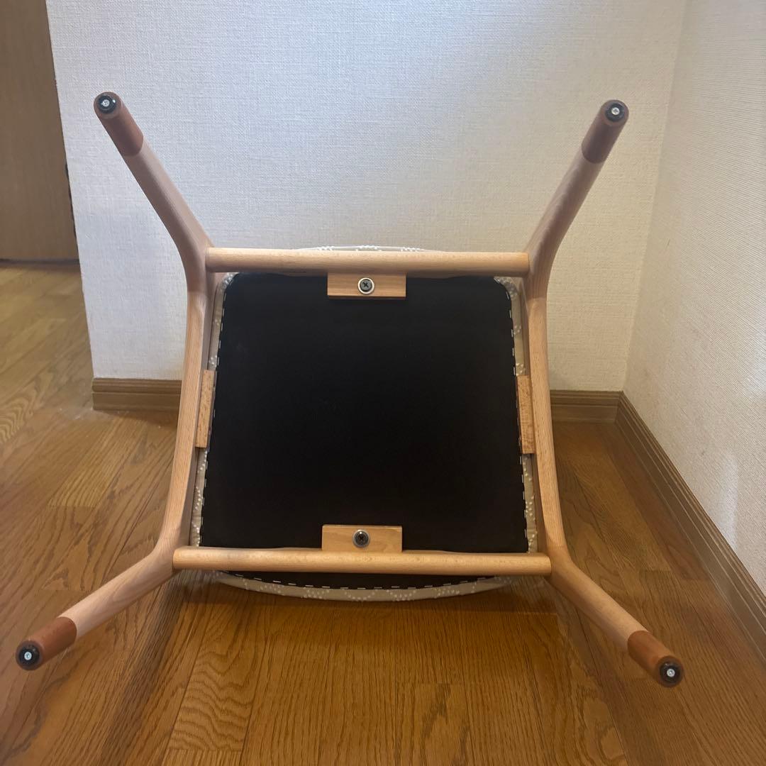 ミナペルホネン生地　enstol国産無垢材 ダイニングチェア　ベージュ