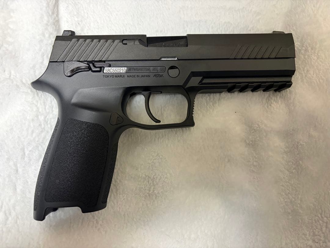 P320 FULL SIZU 東京マルイ ガスブローバックガン　予備マグ付き