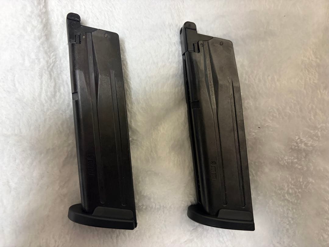 P320 FULL SIZU 東京マルイ ガスブローバックガン　予備マグ付き