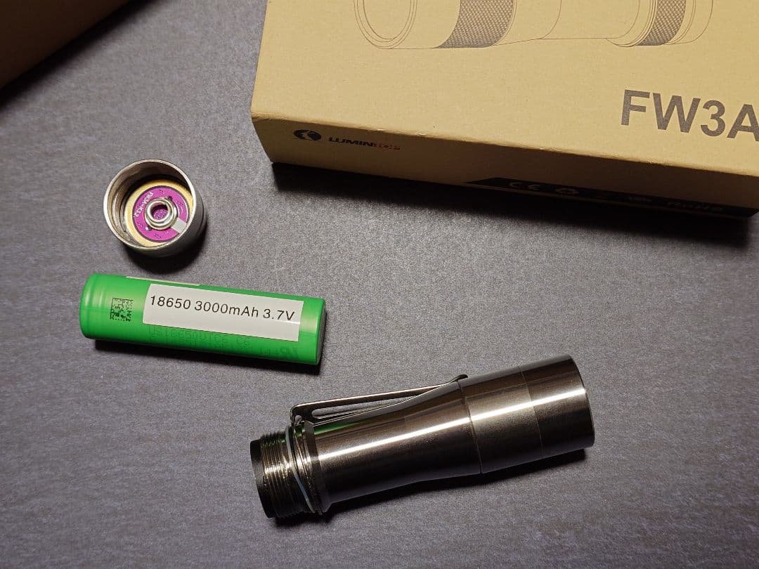 【美品】LUMINTOP FW3A 懐中電灯 SS-Nichia