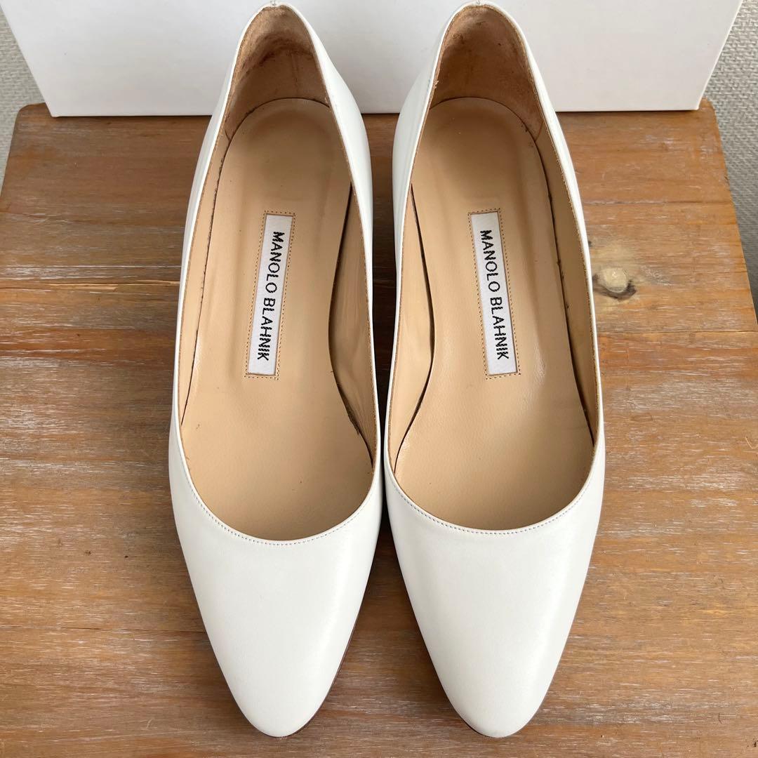 【1回短時間使用】MANOLO BLAHNIK ホワイトパンプス 低ヒール