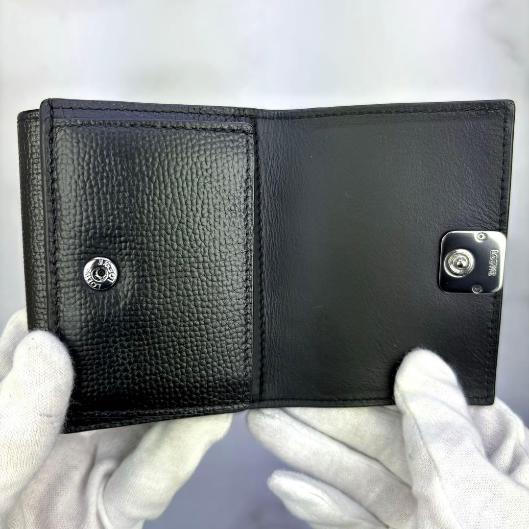 LOEWE（ロエベ）アナグラム トライフォールド ウォレット三つ折り財布