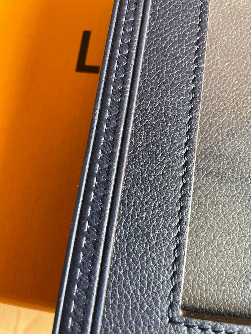 ルイヴィトン　フォトスタンド