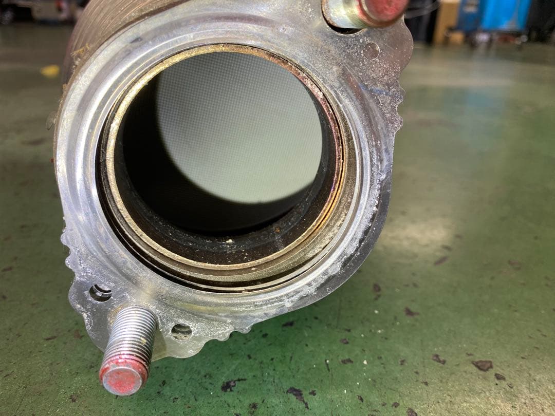 た*き様 キャタライザー　触媒　マフラー　三菱　デリカ　D5 CV1W 新車外し