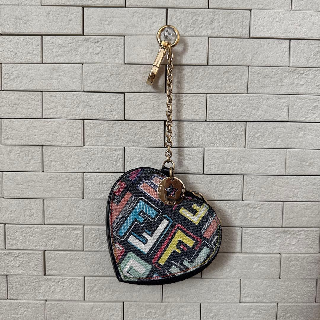 FENDI ハート型ケース
