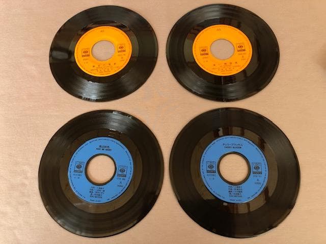 松田聖子 シングルレコード ４枚セット 青い珊瑚礁 ほか d824y86