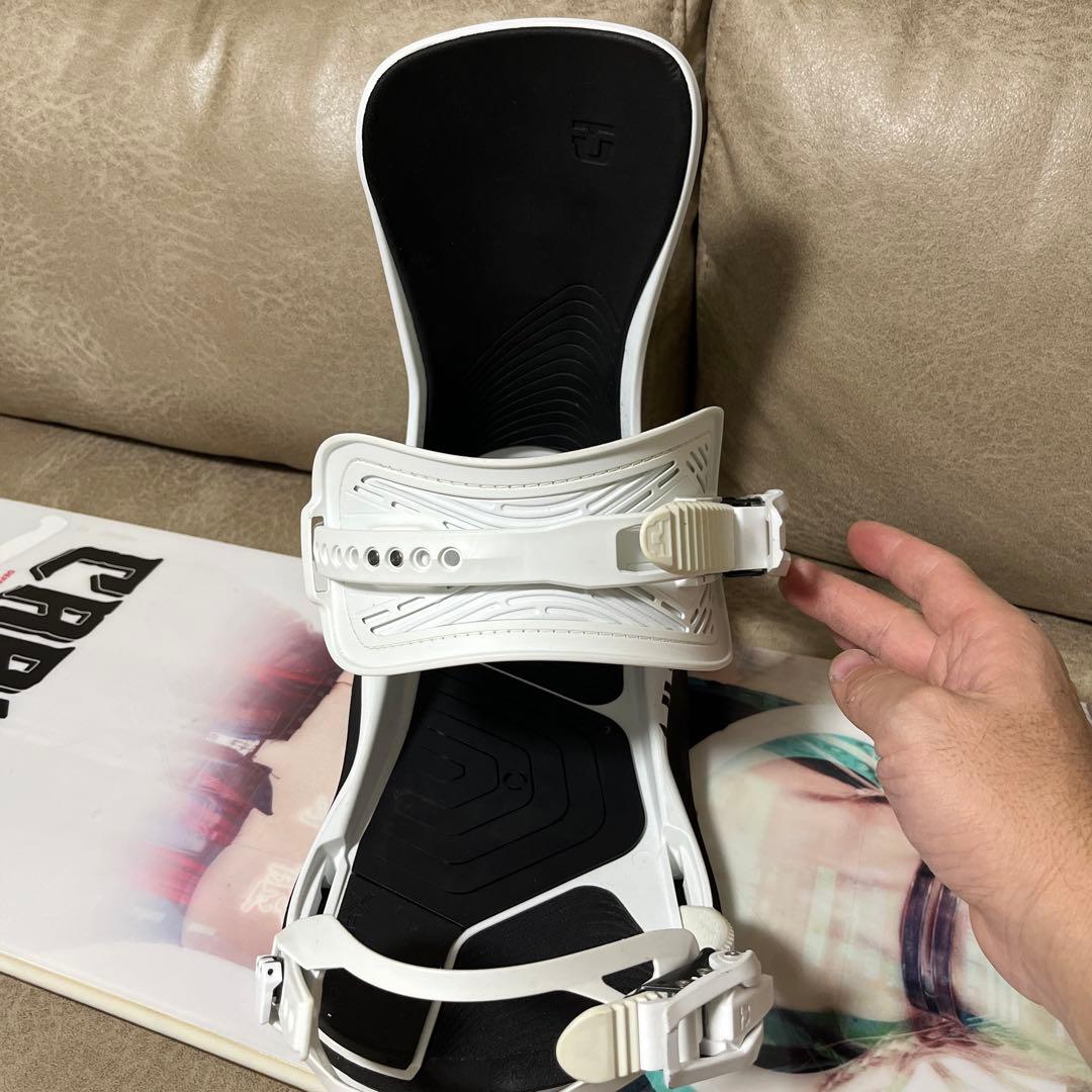 CAPiTA DEFENDERS OF AWESOME 154×UNION M