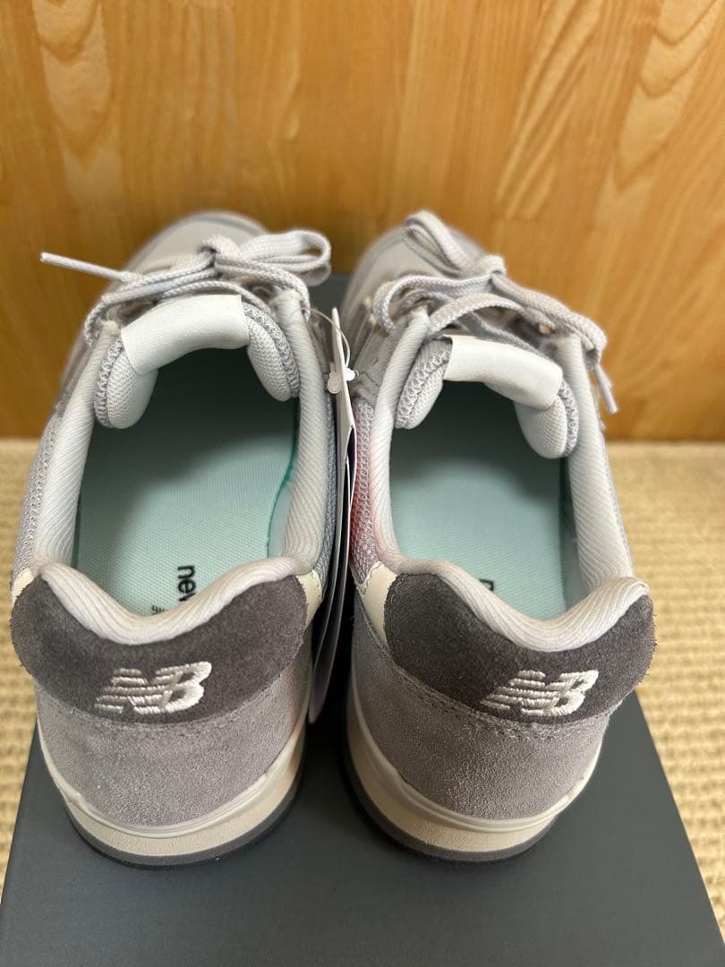 ニューバランス スニーカー 996 レディース　24.5㌢　グレー　タグ付き