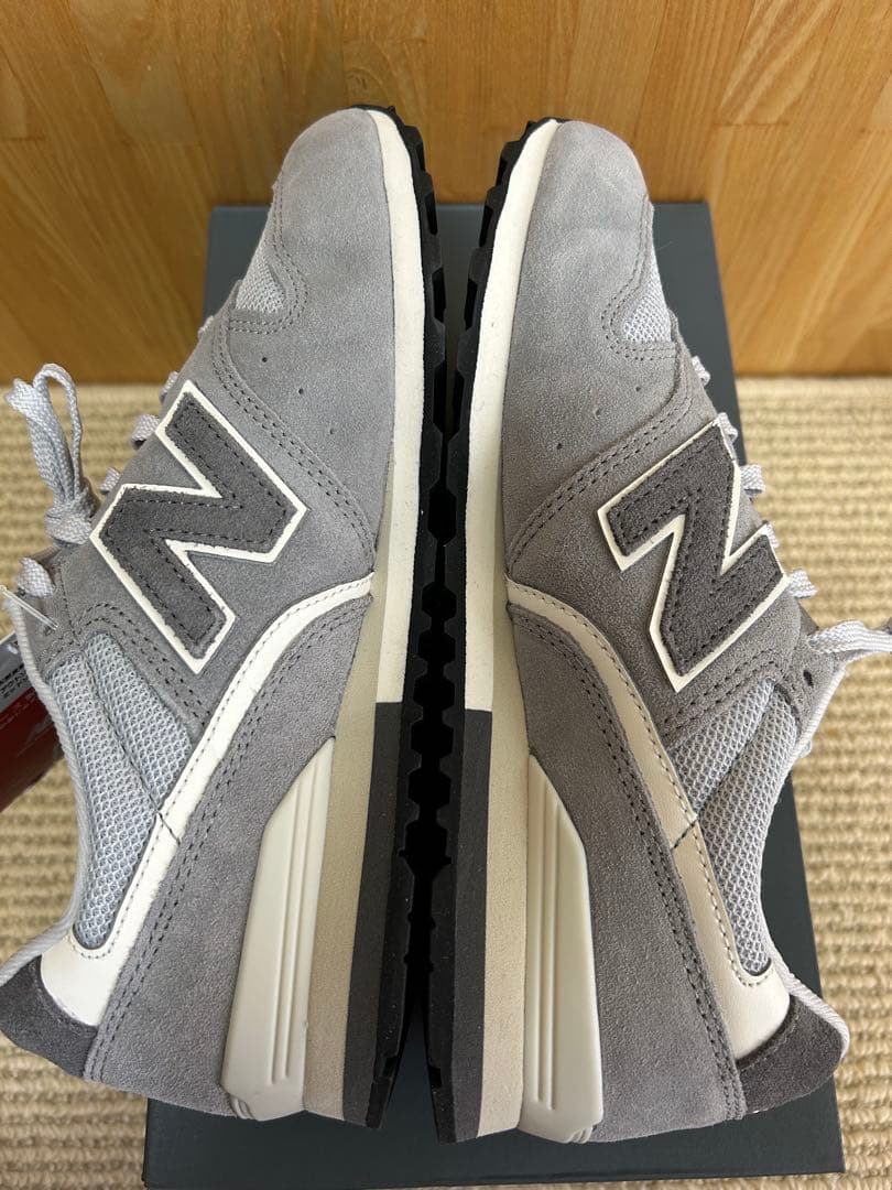 ニューバランス スニーカー 996 レディース　24.5㌢　グレー　タグ付き