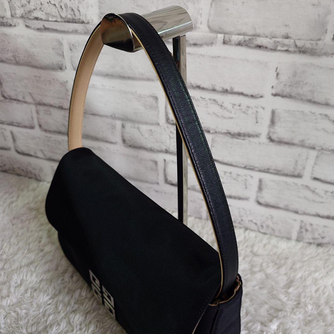 美品 ジバンシィ ポーチ付き ショルダーバッグ 4Gロゴ ブラック ワンショル