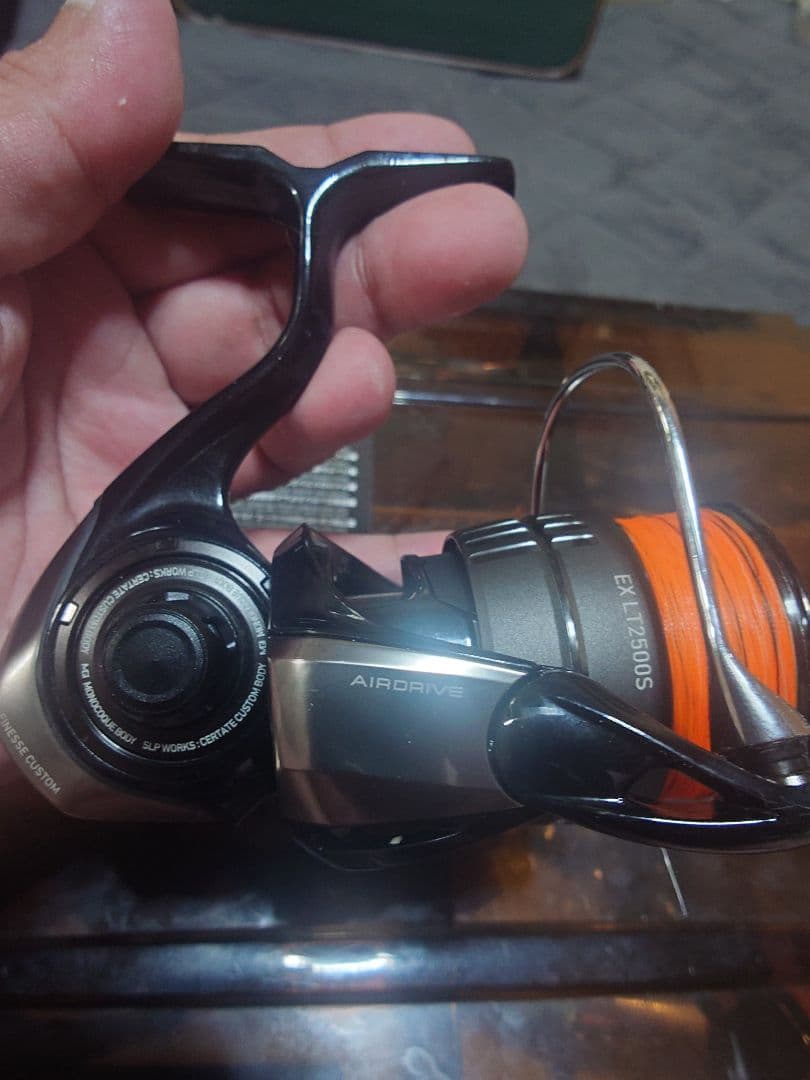 リール 24CERTATE CUSTOM BODY ST FC 2500-XH-SLPW