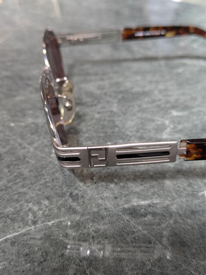 FENDIヴィンテージ シルバー オーバル型 サングラス