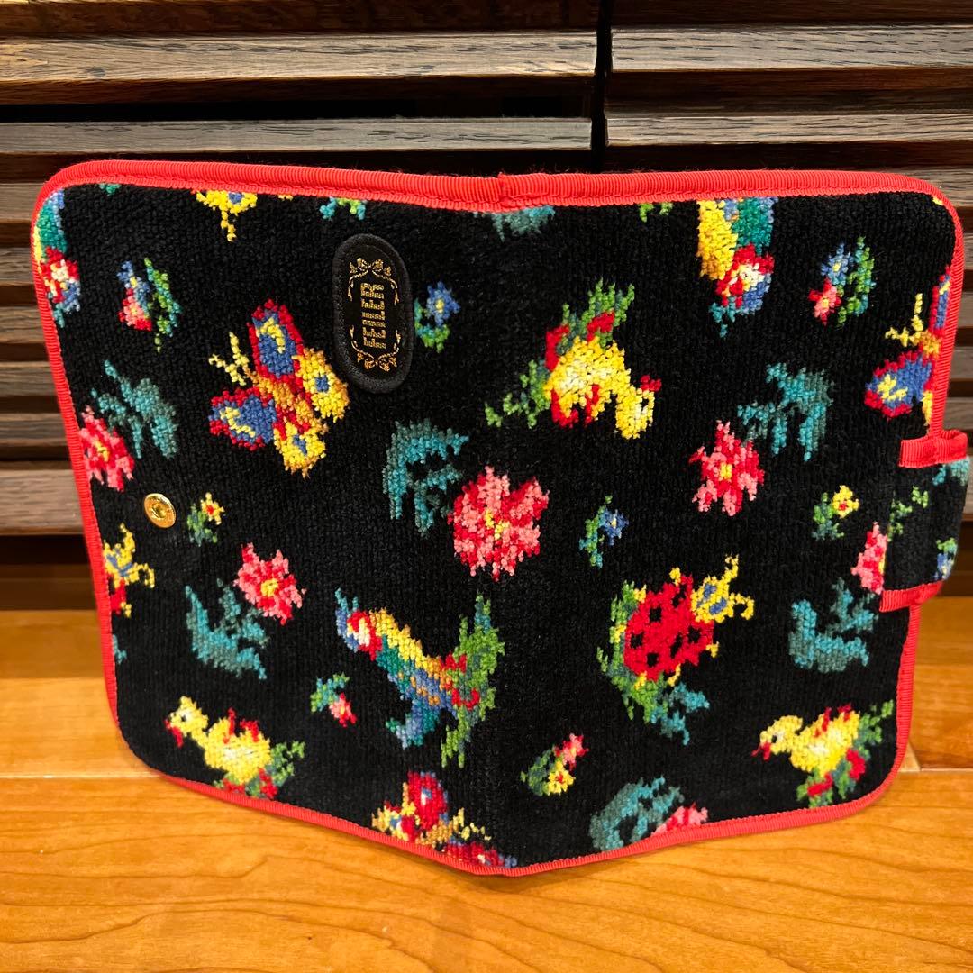 フェイラー ハイジ　母子手帳ケース　マルチケース　黒×赤