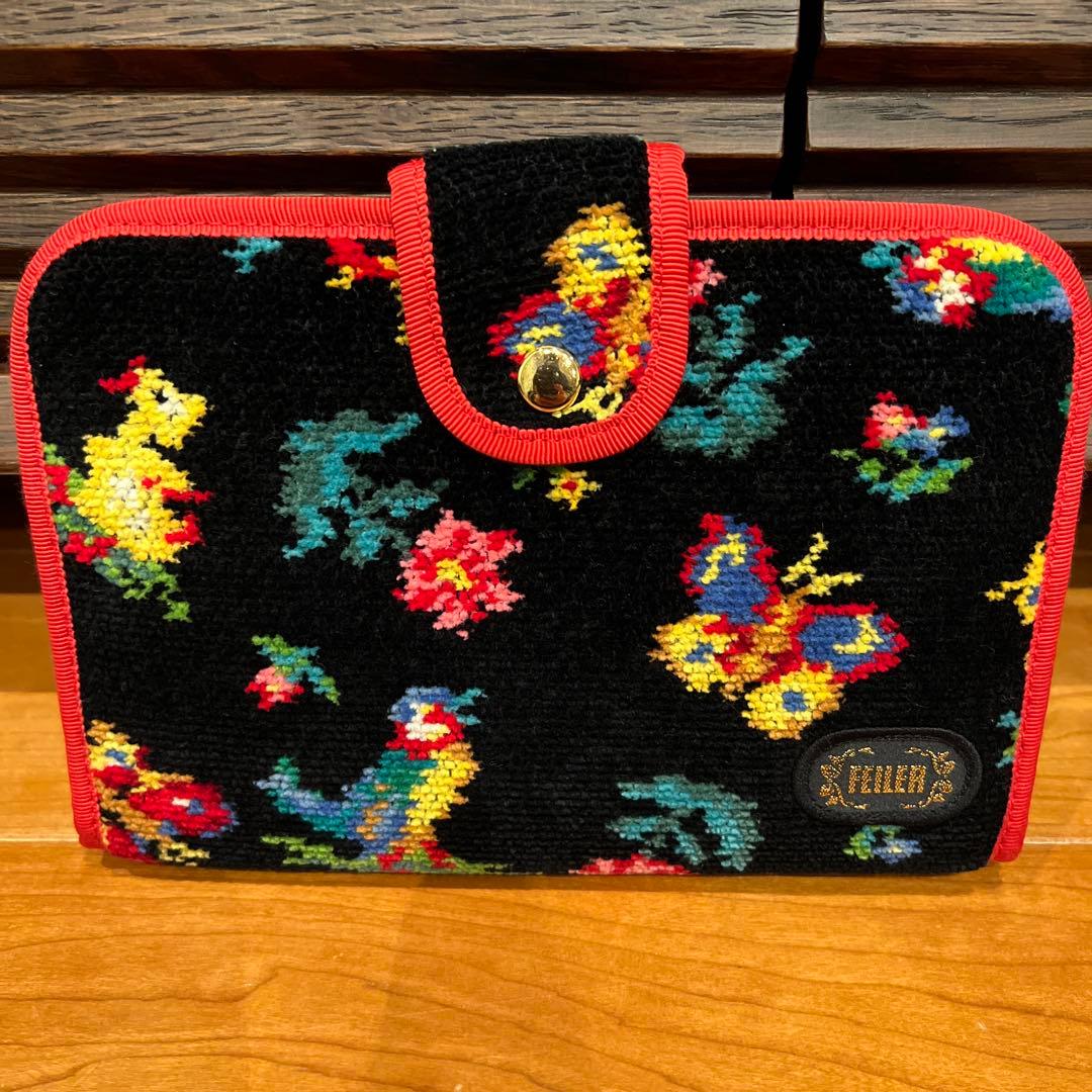 フェイラー ハイジ　母子手帳ケース　マルチケース　黒×赤