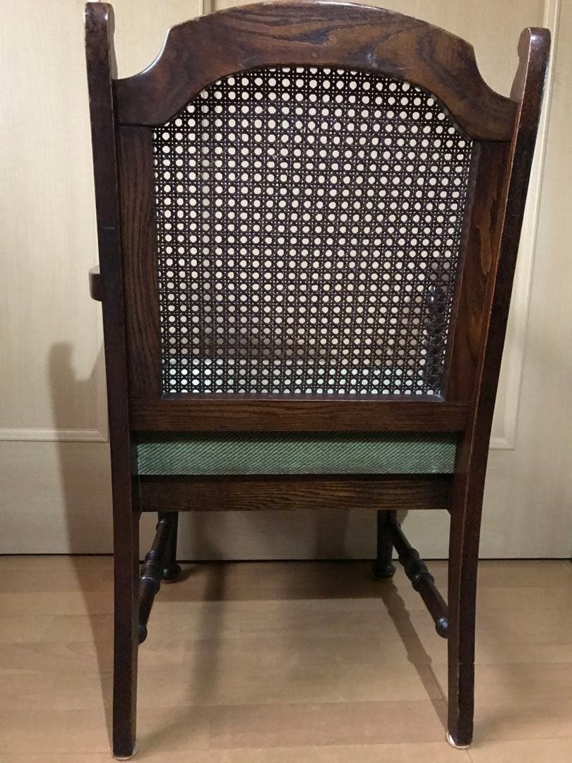 木製　アーム付き　椅子