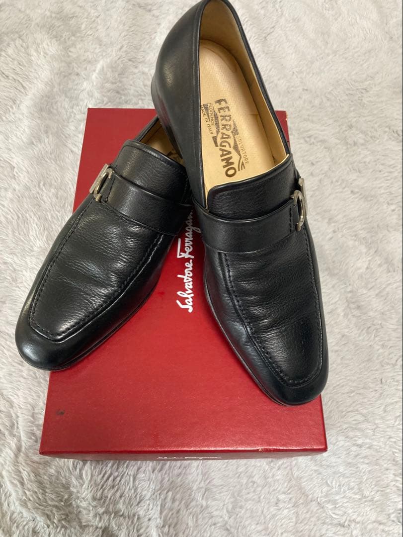 Salvatore Ferragamo ブラックローファー