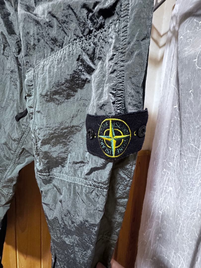 ストーンアイランド カーキ ナイロンパンツ