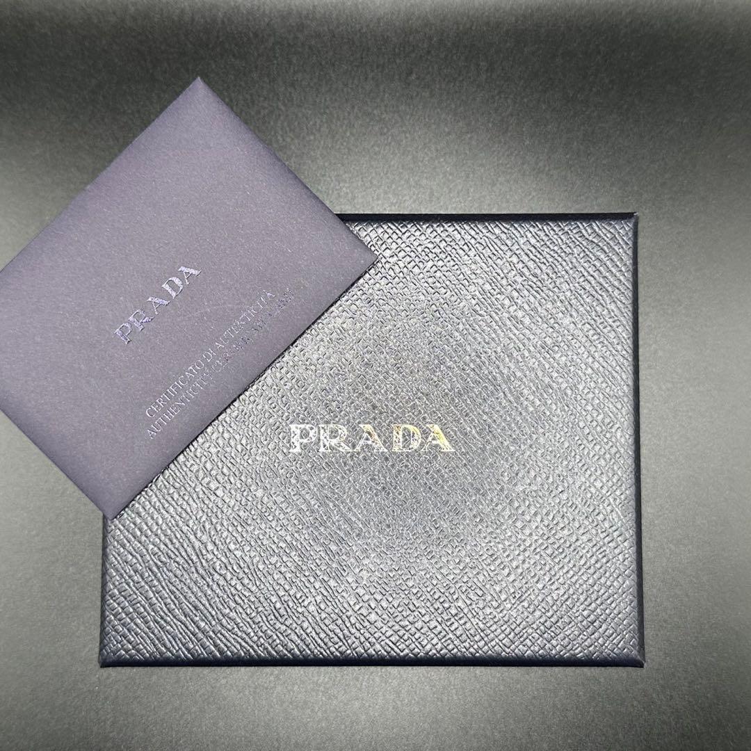 箱付き✨　プラダ　マネークリップ　カードケース　レザー　ロゴ　刻印 846