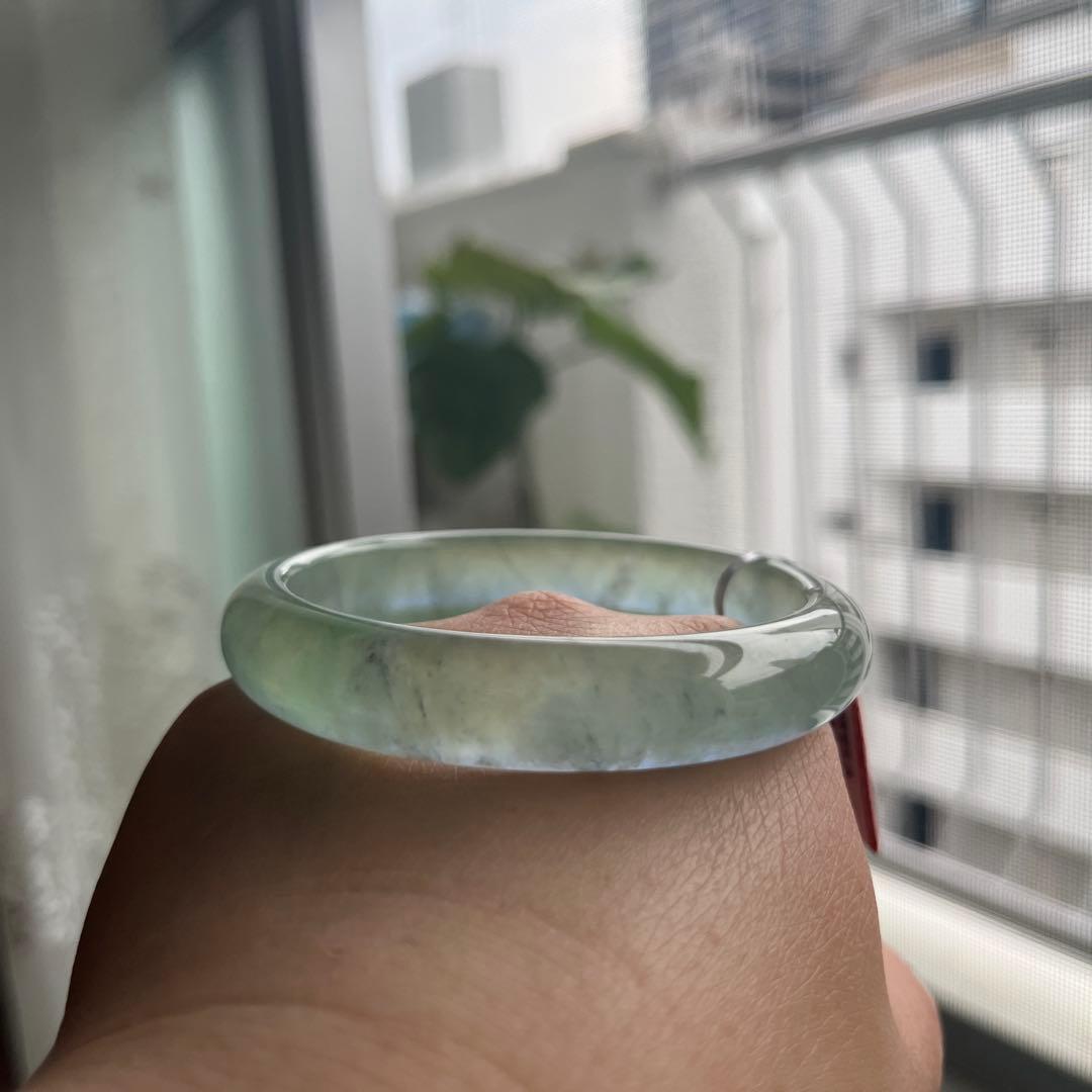 氷水色翡翠バングル