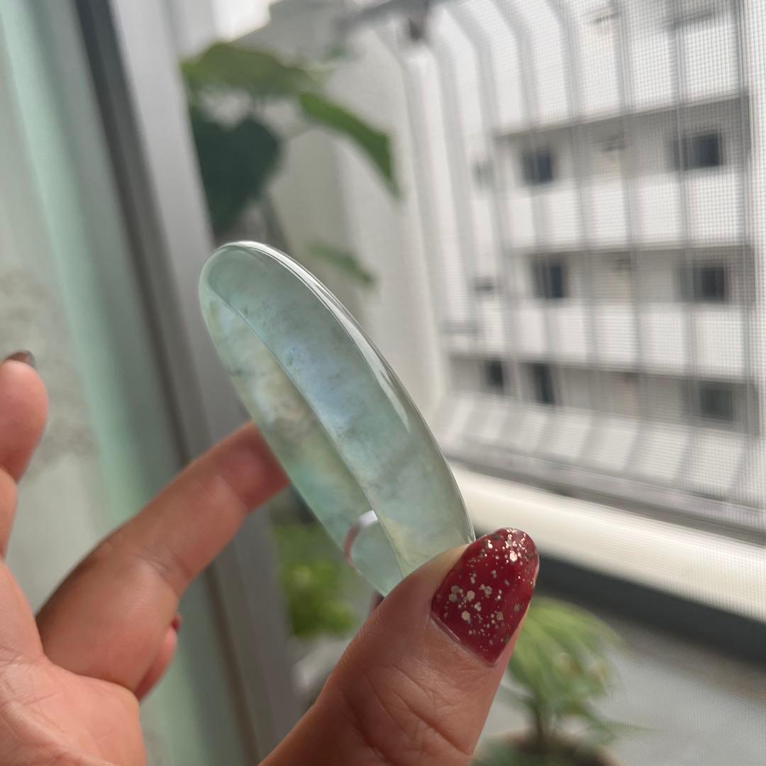 氷水色翡翠バングル