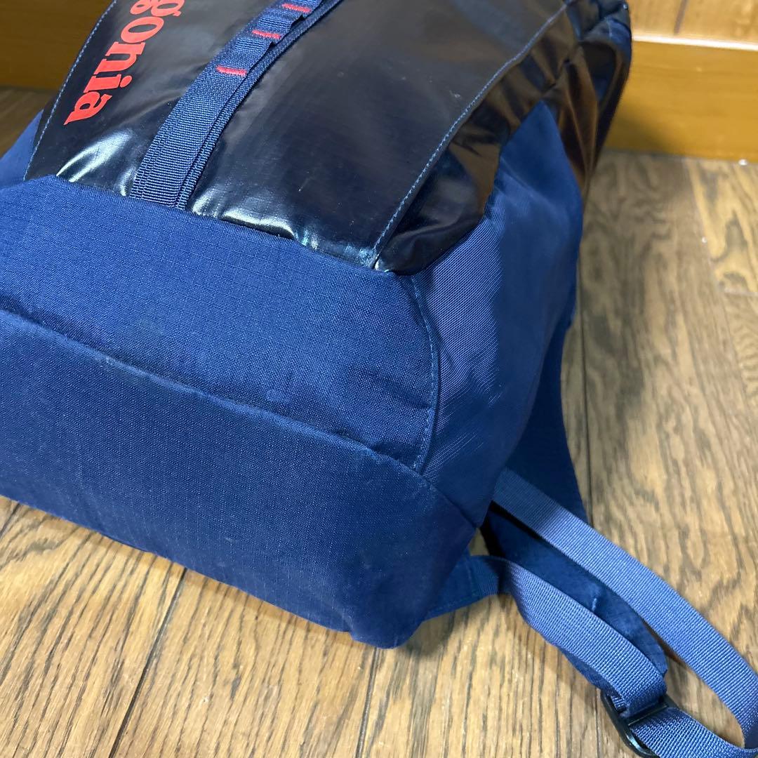 patagonia ブラックホール　25ℓ ネイビー