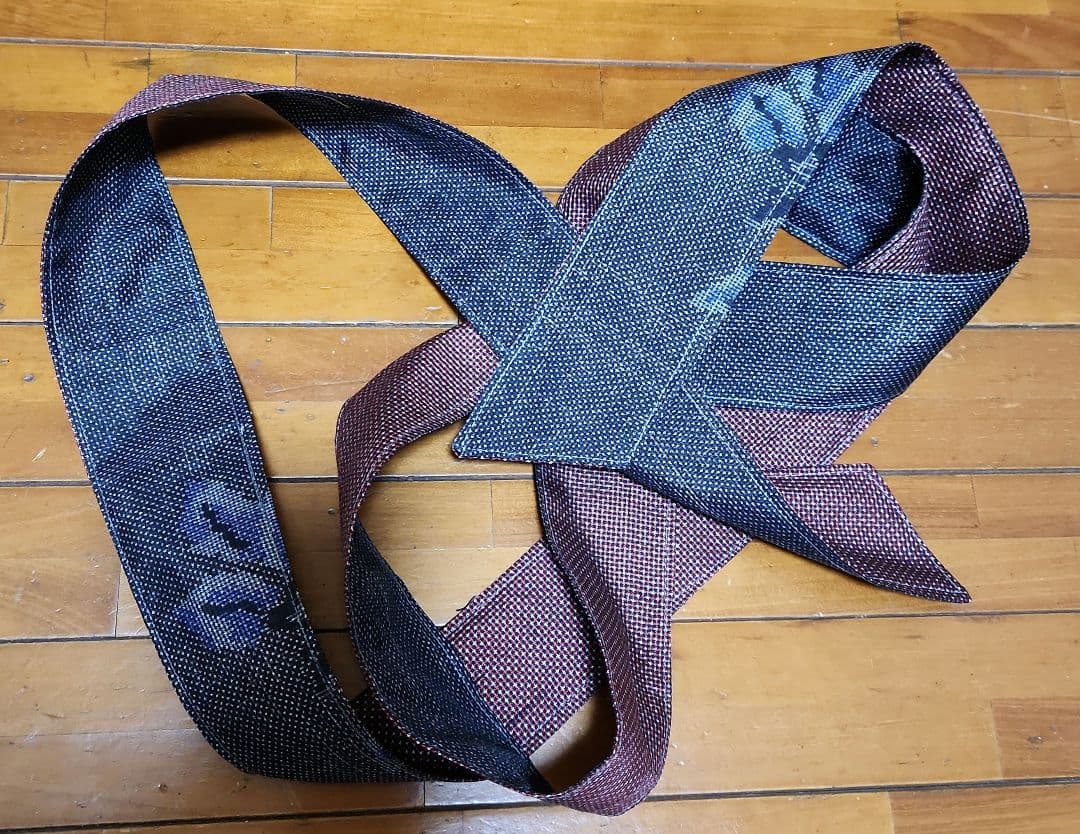 正絹柄大島紬着物リメイク被りタイプウエスト迄前開きフレアーワンピースリボン付き