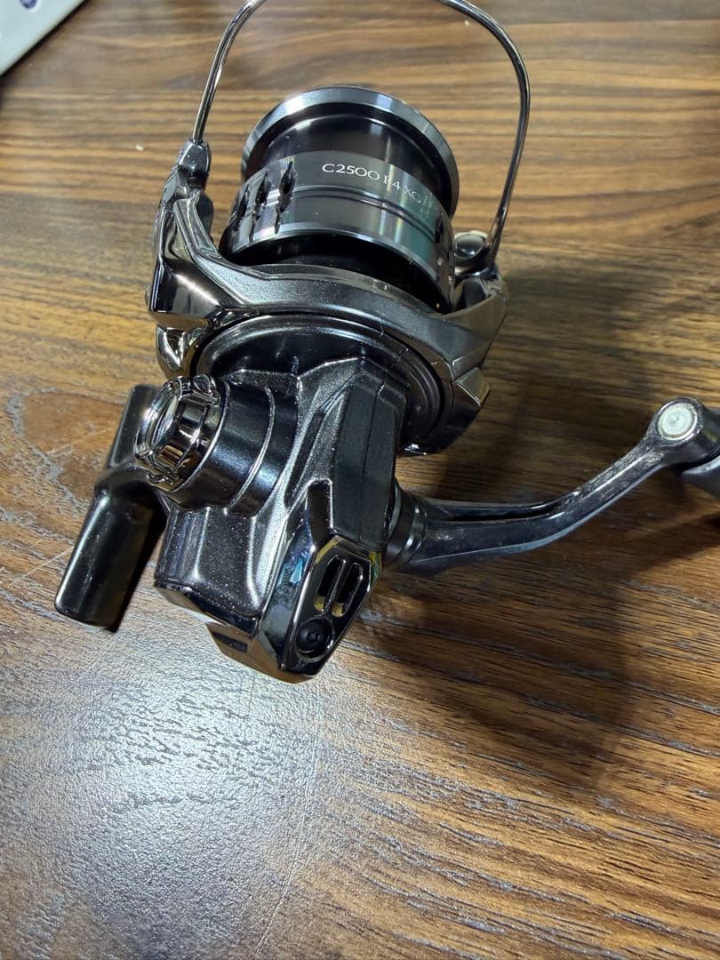 ほぼ未使用 シマノ 25コンプレックスXR c2500 F4 XG