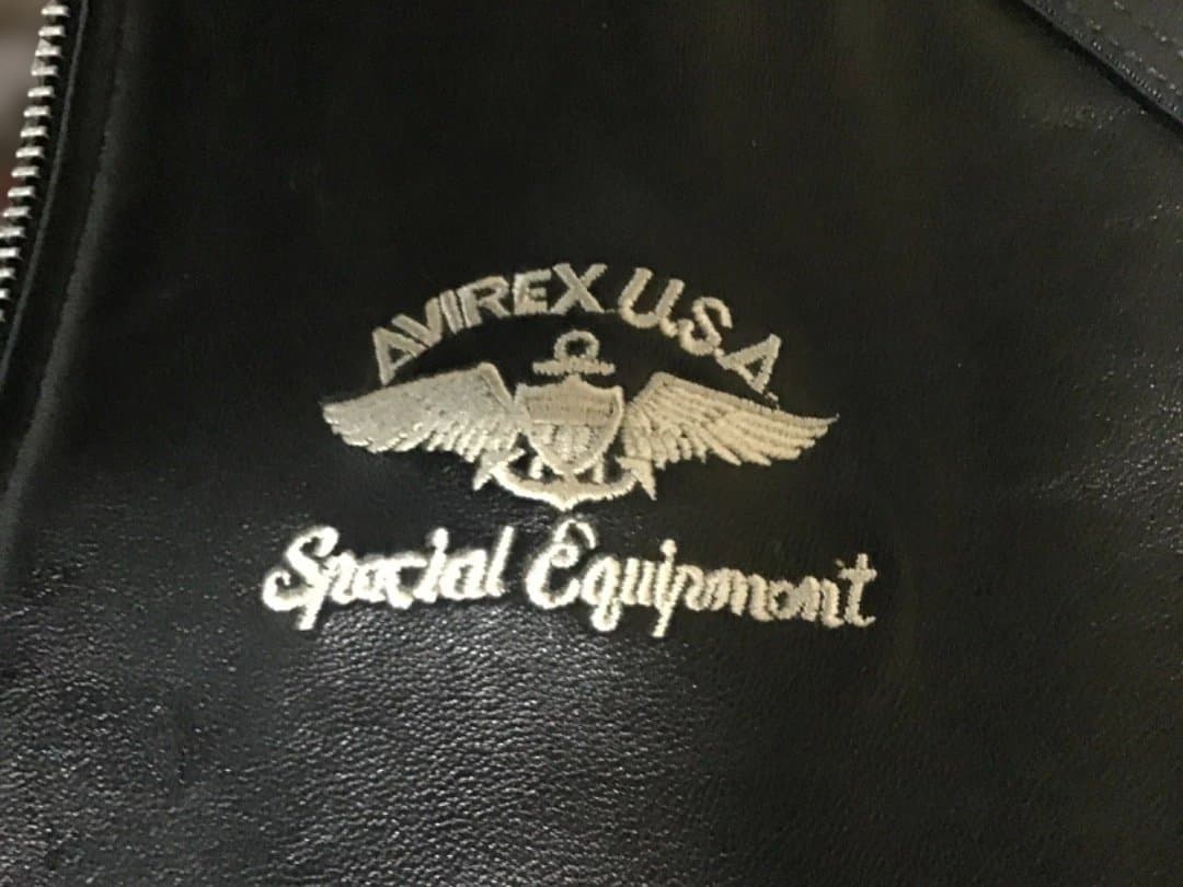 AVIREX ブラックレザー スタジャン　【美品】