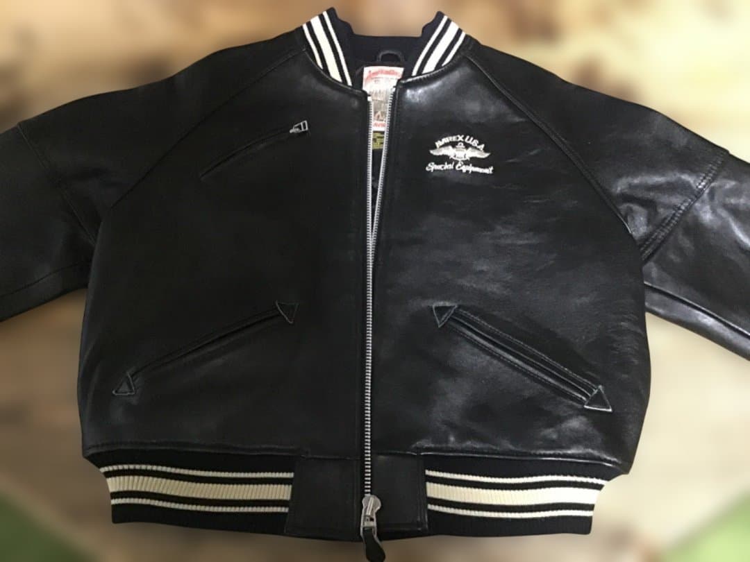 AVIREX ブラックレザー スタジャン　【美品】