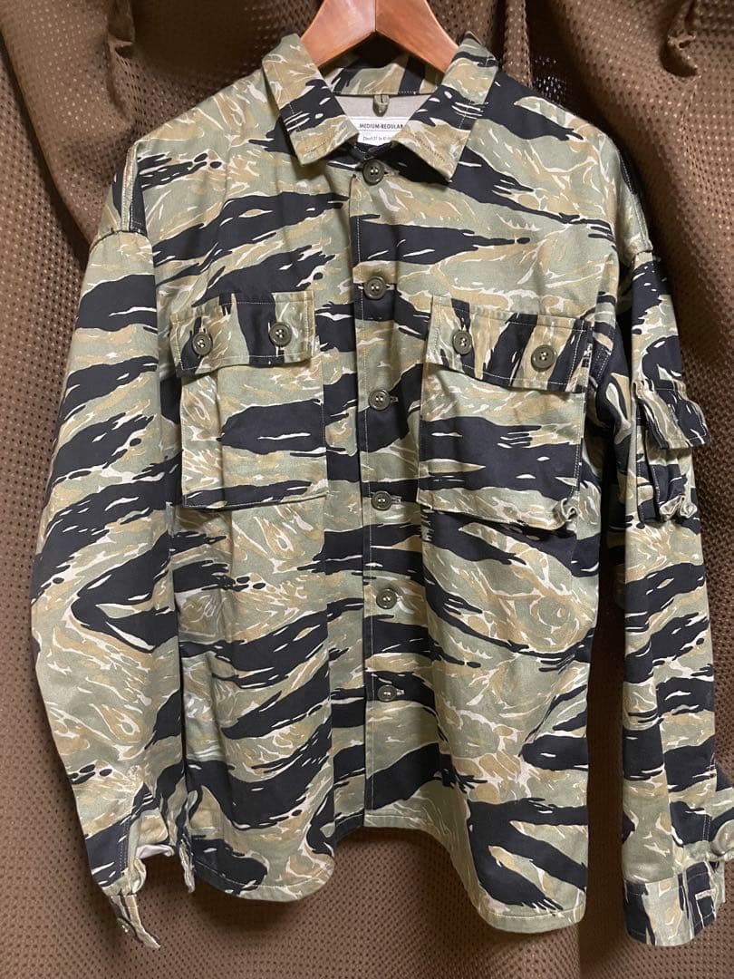 ジャケット・アウター TIGER CAMOUFLAGE SHIRT / TADPOLE
