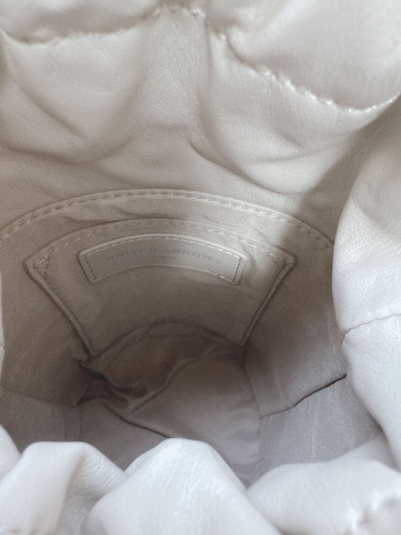 ユナイテッドアローズ　フリルバケットミニバッグ　ベージュ