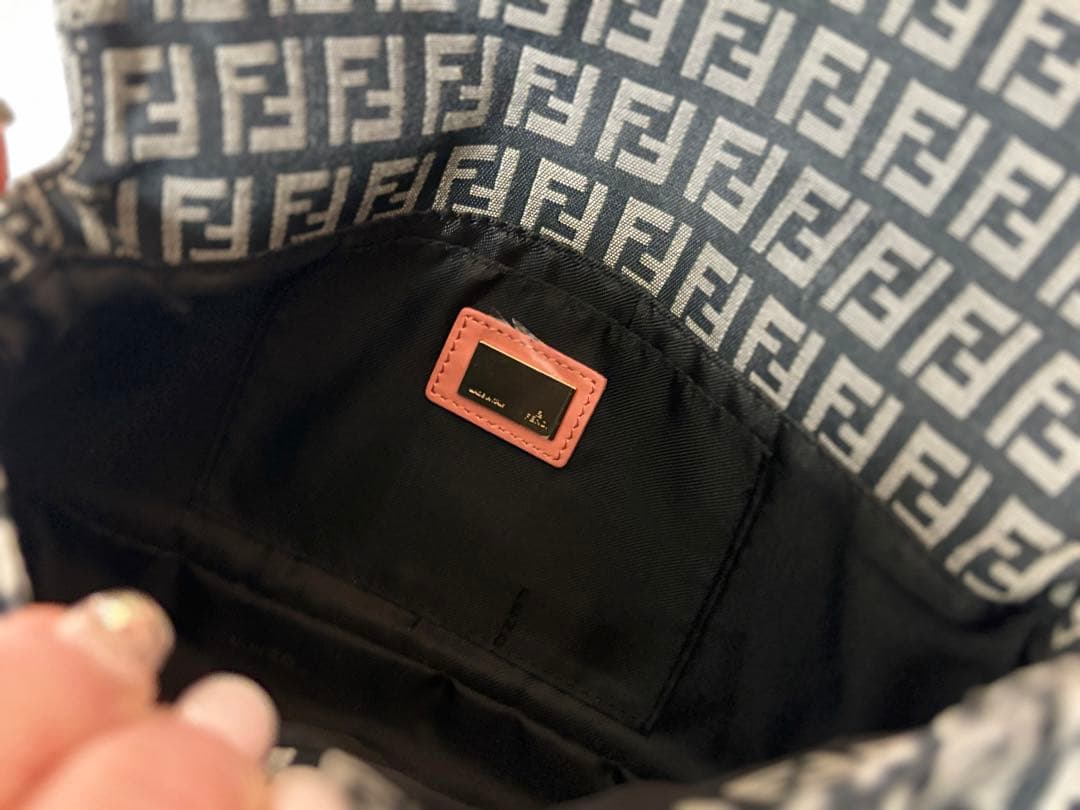 希少カラー FENDI フェンディ ズッキーノ ワンショルダー ピンク 難あり