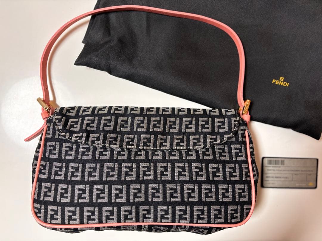 希少カラー FENDI フェンディ ズッキーノ ワンショルダー ピンク 難あり