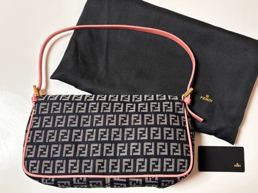 希少カラー FENDI フェンディ ズッキーノ ワンショルダー ピンク 難あり