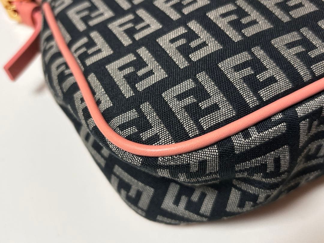 希少カラー FENDI フェンディ ズッキーノ ワンショルダー ピンク 難あり