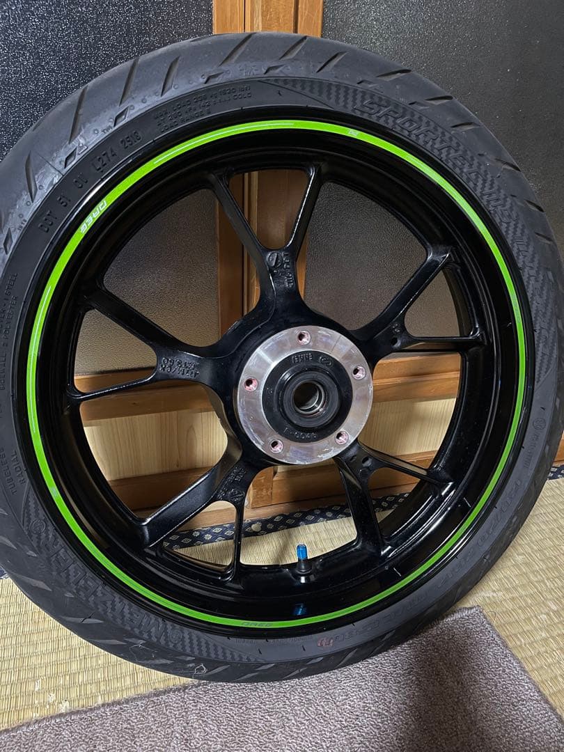 ZRX1200DAEG 純正フロントホイール 美品 タイヤ付き