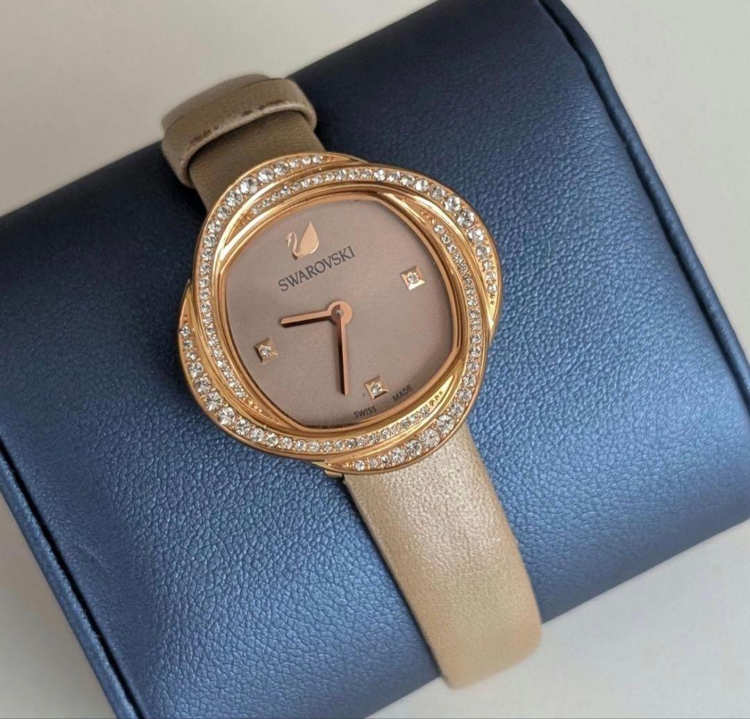 Swarovski 人気時計 レディース　ゴールド