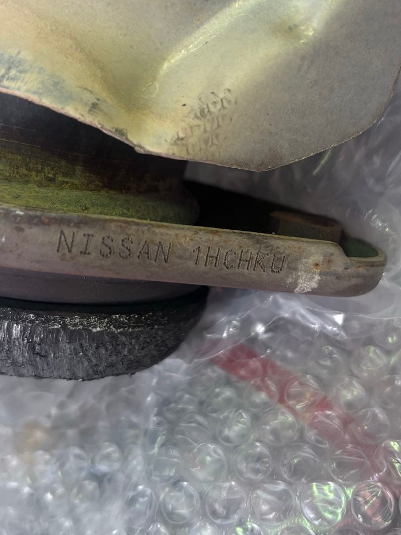 触媒コンバーター 日産K13マーチ