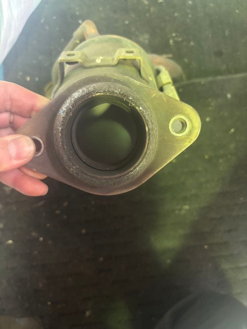 触媒コンバーター 日産K13マーチ