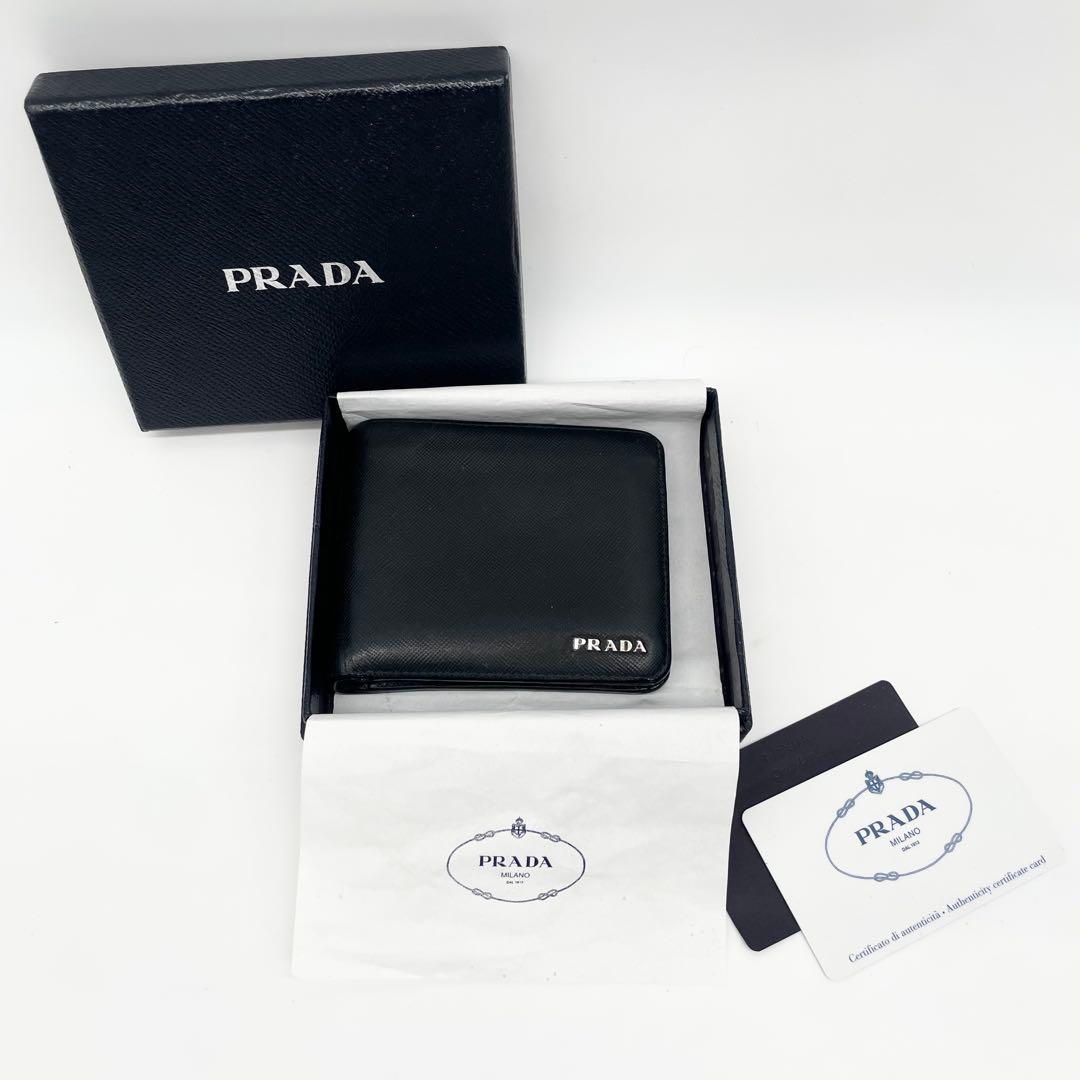 PRADA サフィアーノ　二つ折り財布　レザー　ブラック　ロゴ有り