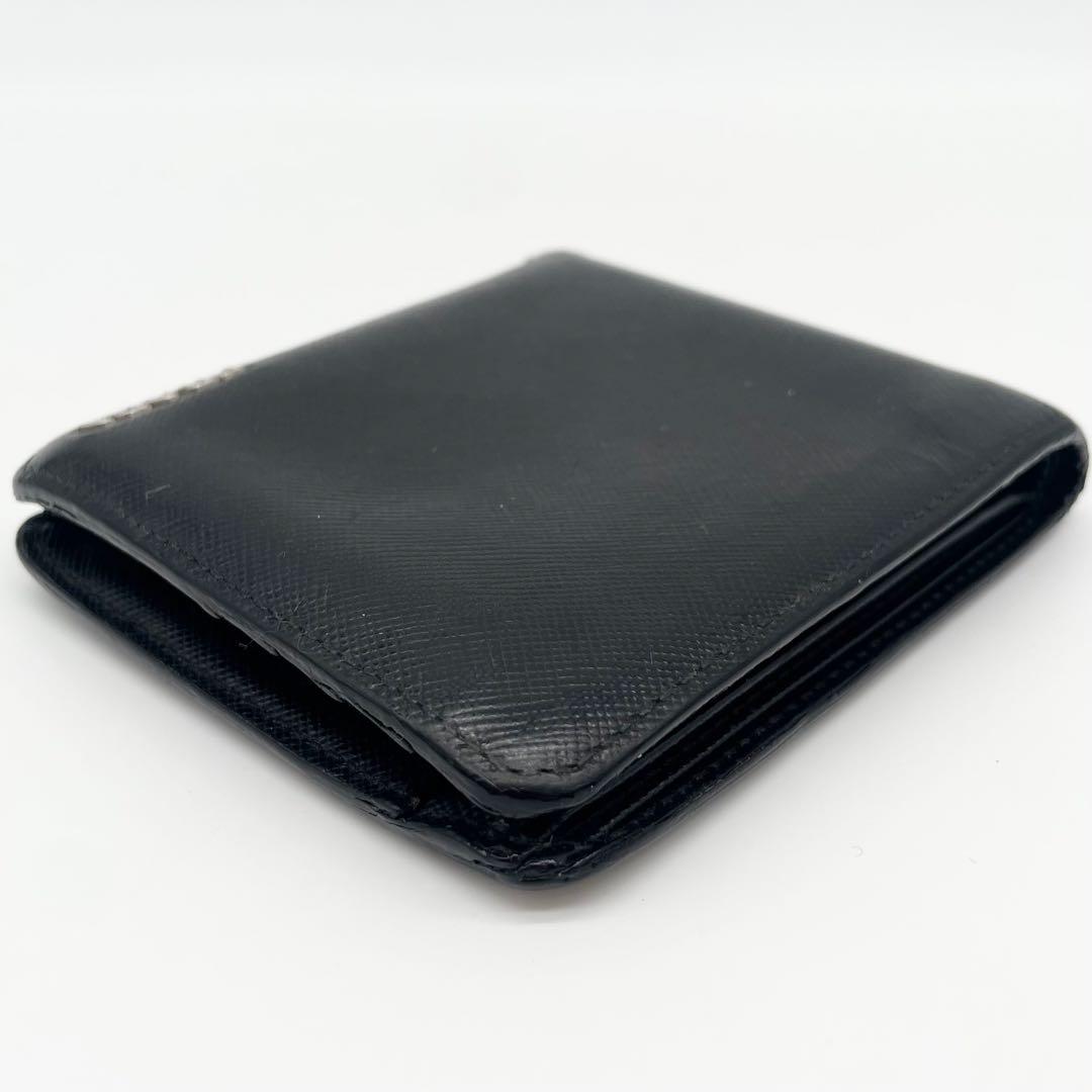 PRADA サフィアーノ　二つ折り財布　レザー　ブラック　ロゴ有り