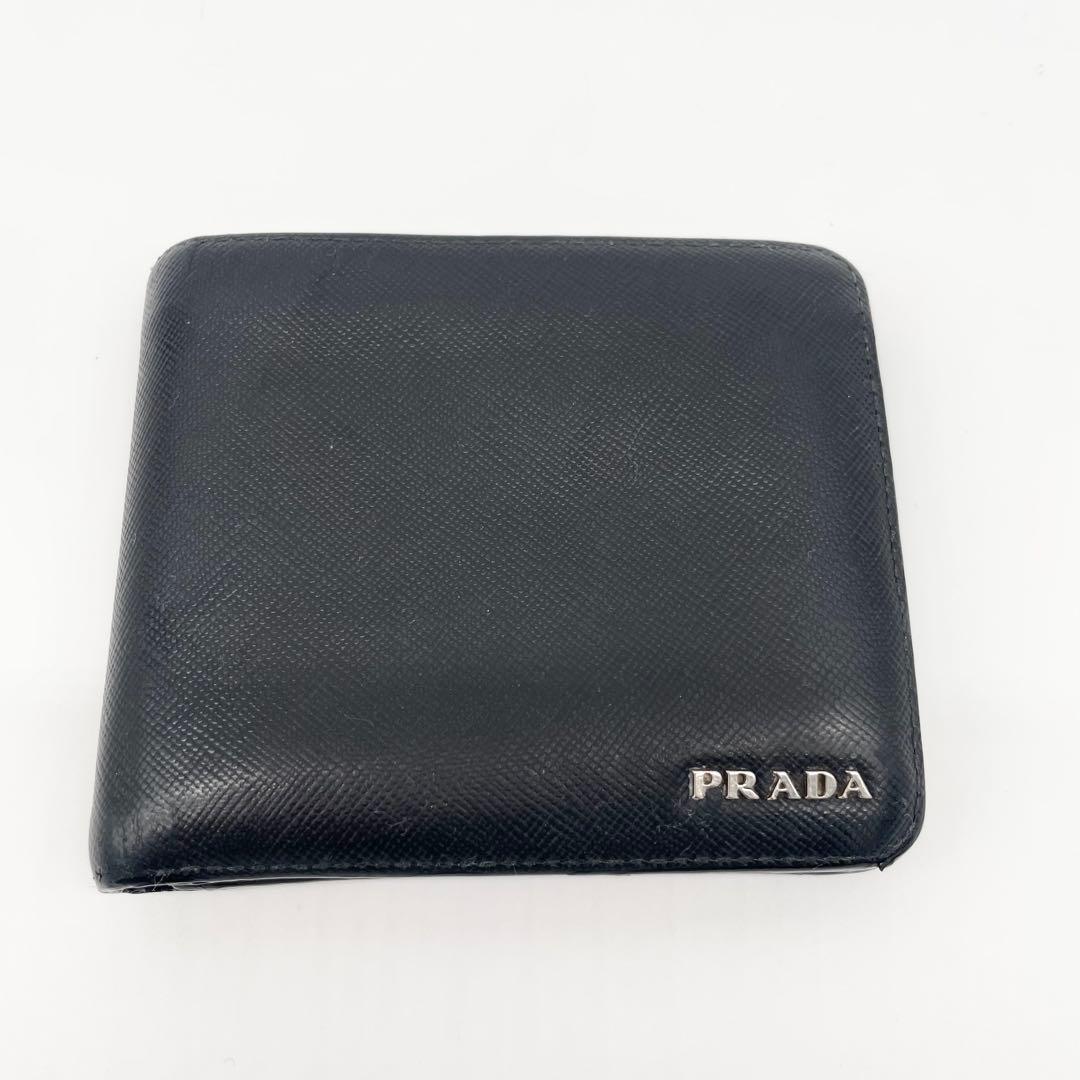 PRADA サフィアーノ　二つ折り財布　レザー　ブラック　ロゴ有り