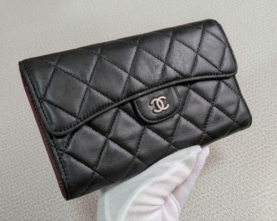 シャネル　マトラッセ　黒　三つ折り長財布　ラムスキン　シルバーココ　チェーン