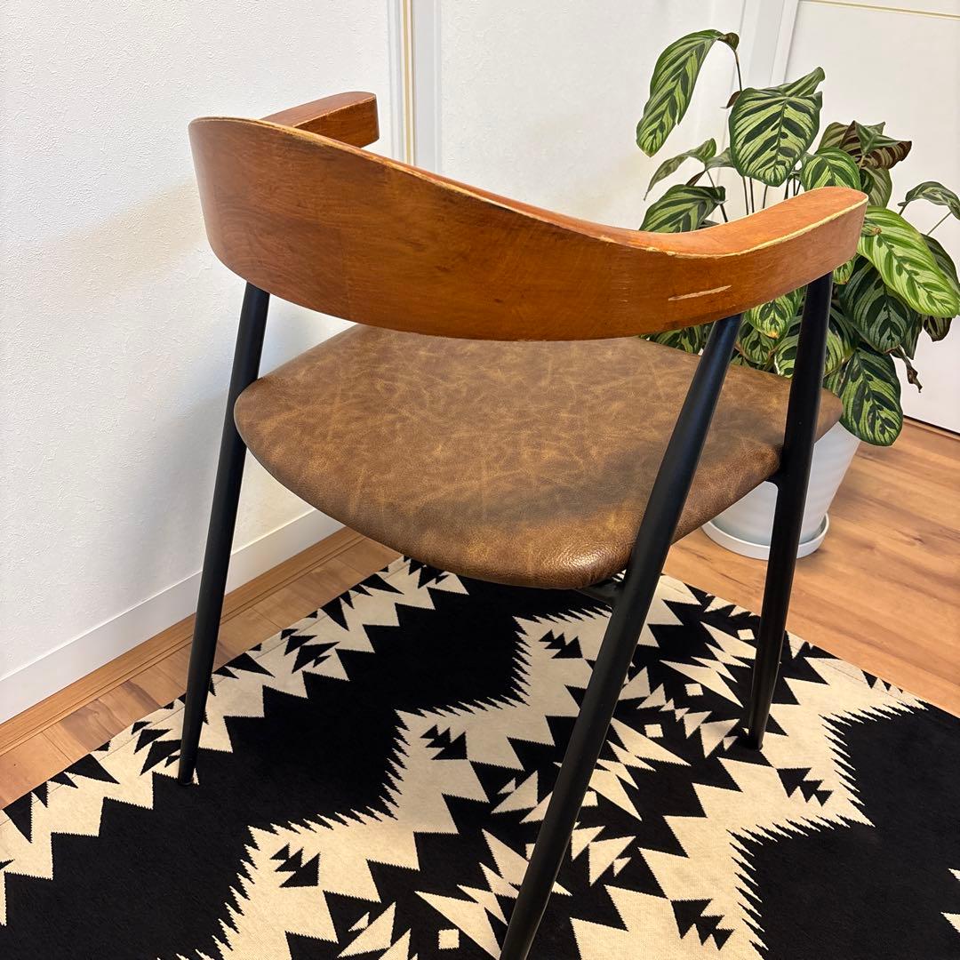 東谷AZUMAYA アームチェア① TEC-63 モダンなダイニングチェア