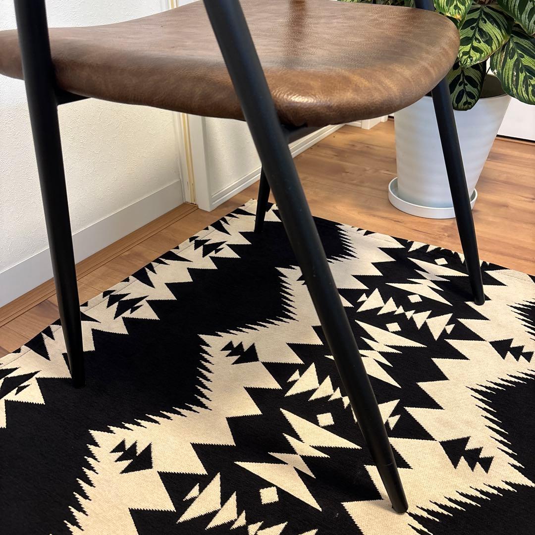 東谷AZUMAYA アームチェア① TEC-63 モダンなダイニングチェア