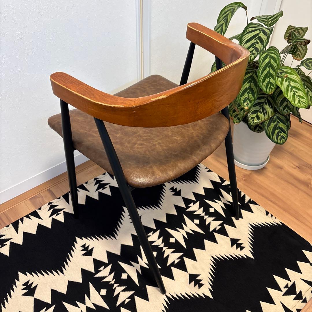 東谷AZUMAYA アームチェア① TEC-63 モダンなダイニングチェア